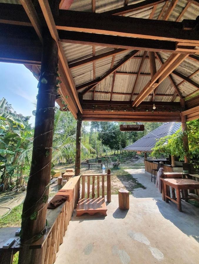 Fat Monkey Hostel Kaoh Touch Exterior photo